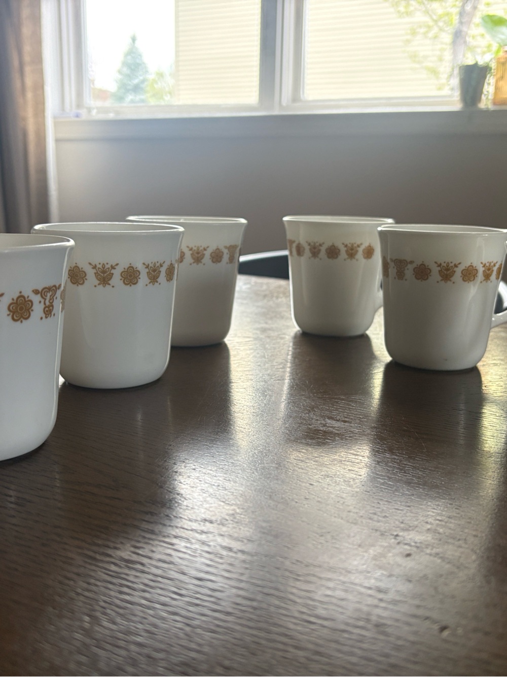 Corningware Butterfly Gold Mugs Chipping Set